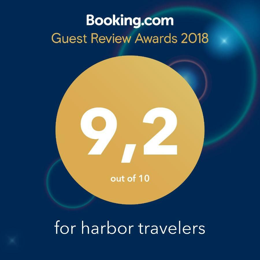피레아스 For Harbor Travelers 아파트 외부 사진